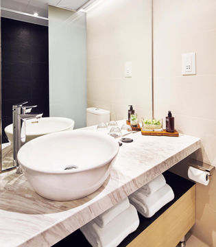 Hotel 108,